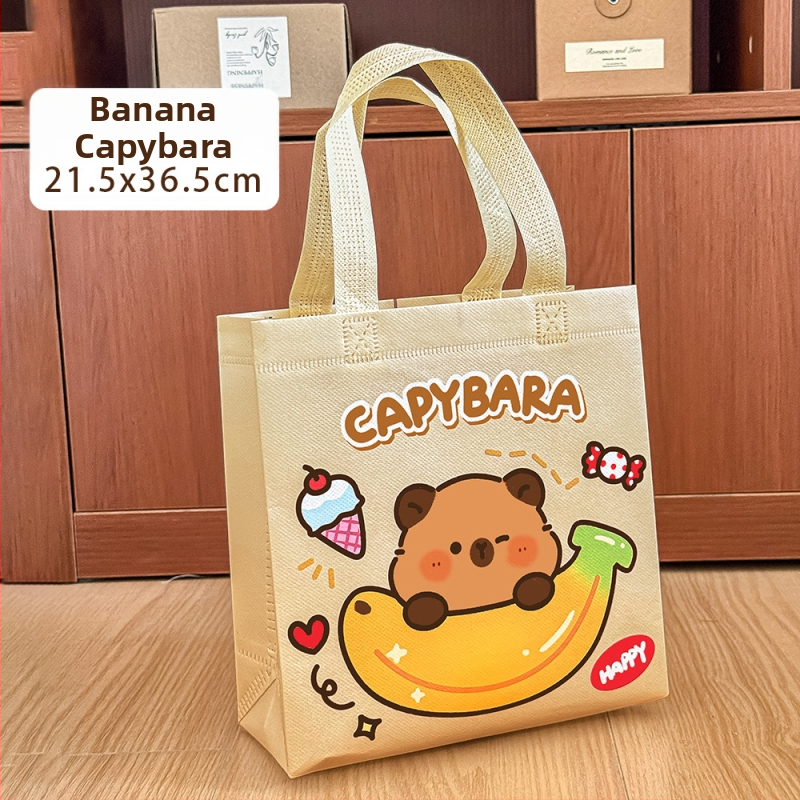 Kapibaras karikatūras somiņa pamatskolai — universāla, bez oderes, dzīvnieku raksts, materiāls: cits, izlaidums 2025. gada pavasarī