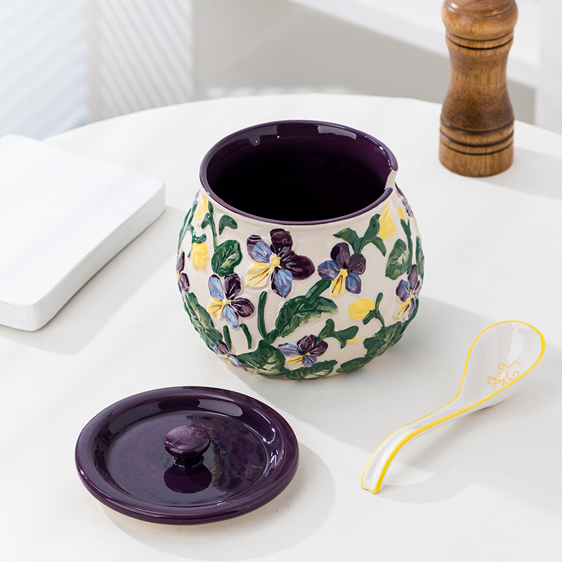 Reljefiska keramikas burka taukiem ar vāciņu, virtuvei čili eļļai