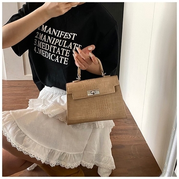 Geantă crossbody Onana din PU — stil street fashion, formă pătrată verticală, închidere cu lacăt