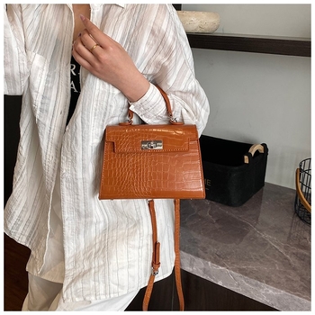 Geantă crossbody Onana din PU — stil street fashion, formă pătrată verticală, închidere cu lacăt