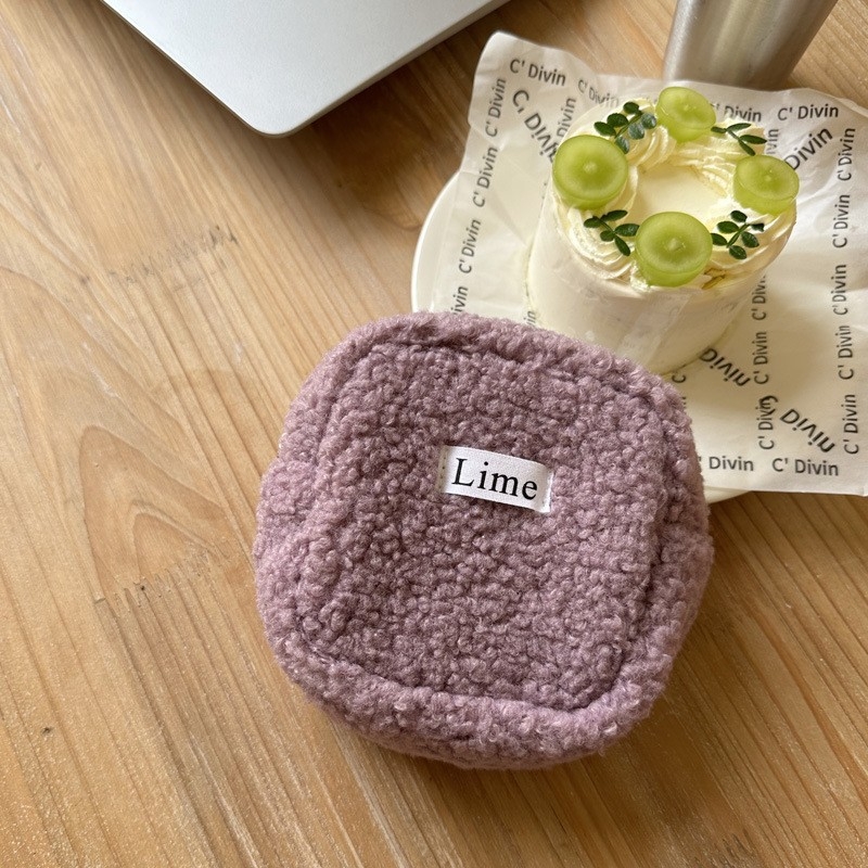 Meigikott linnalise minimalismiga, polüester väliskate ja polüester vooder, 2024 kevad