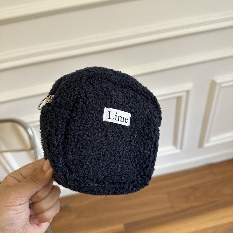 Meigikott linnalise minimalismiga, polüester väliskate ja polüester vooder, 2024 kevad