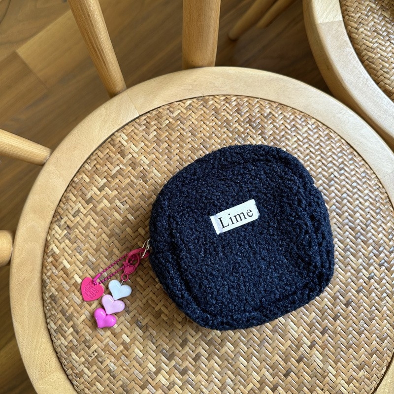 Meigikott linnalise minimalismiga, polüester väliskate ja polüester vooder, 2024 kevad