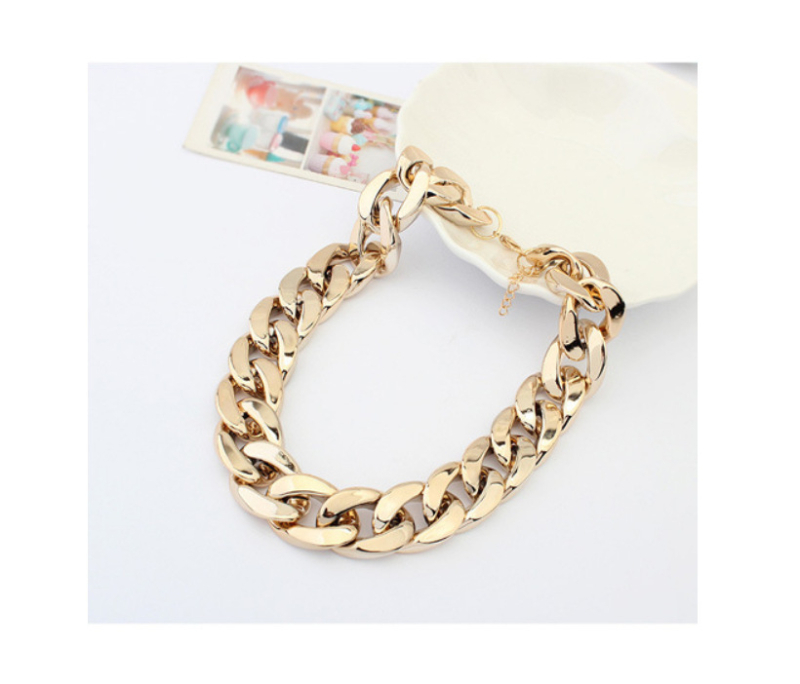 Suņu kakla siksna maziem un vidējiem suņiem, plastmasas materiāls, vienkrāsains raksts, hip-hop stils, visu sezonu lietošanai, piemērots Ziemassvētkiem