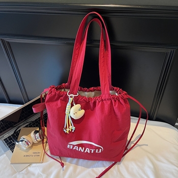 Ľahká nylonová tote taška so sťahovacím otvorom, vnútorná kapsa na telefón, Jeseň 2025