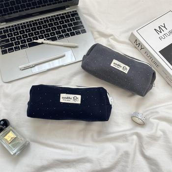 Sozakka pernica - vuneni materijal, unisex, minimalistički stil