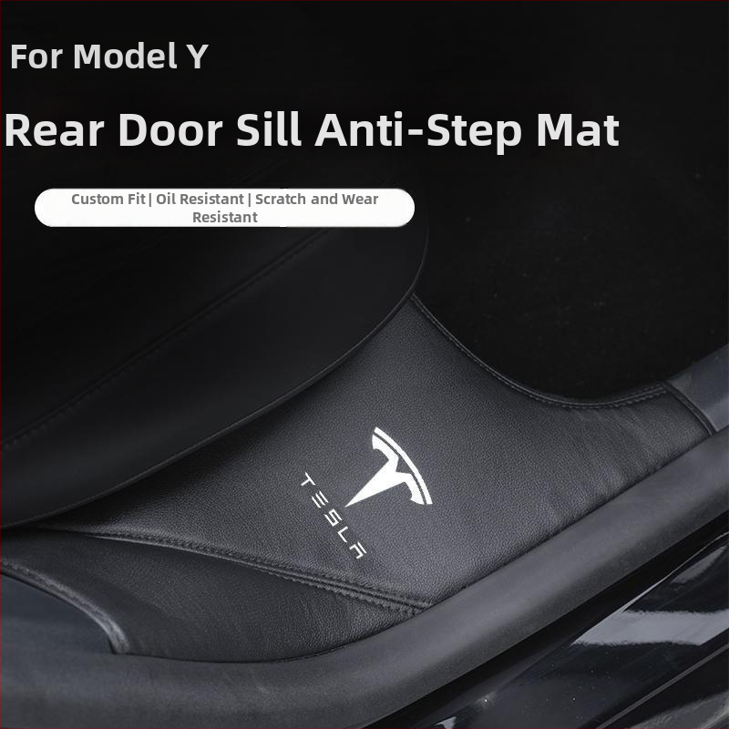 Anti-Kick kilpelė Tesla Model Y galinio durų slenksčio apsaugai – įmontuota apsauginė kilimėlis