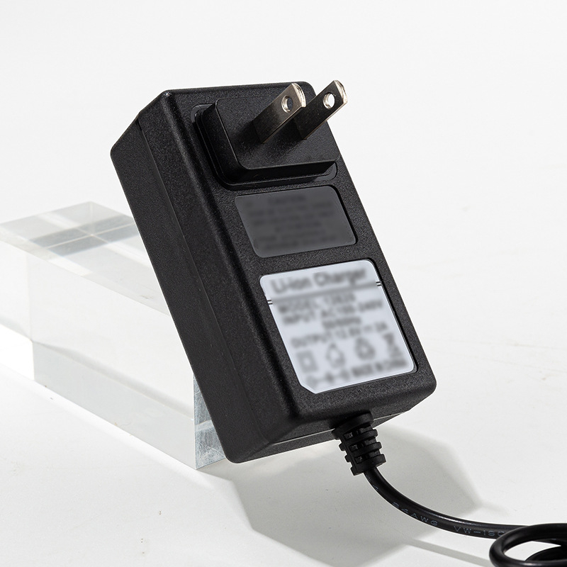 21V Li-ion įkroviklis baterijoms, įvestis 100-240V, išvestis 21V