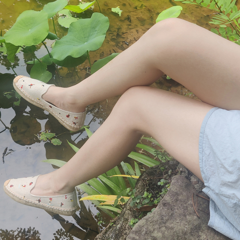 Žvejybos bateliai su lino viršutine dalimi, gumine danga, slip-on, etninio rašto, apvali nosis