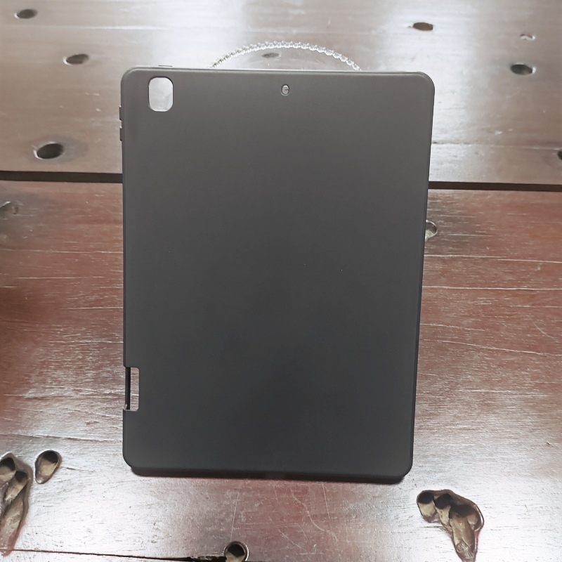 TPU zaštitna futrola za iPad Pro 11 (2024) s desnim otvorom za olovku i unutarnjim uzorkom saća