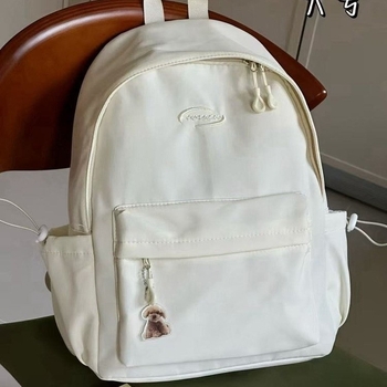 Diákkönyv hátizsák mindennapi használatra, uniszex, utcai stílus; kapacitás 20–35 L, anyag nylon, bélés poliészter, levegő párnás vállpánt rendszer.
