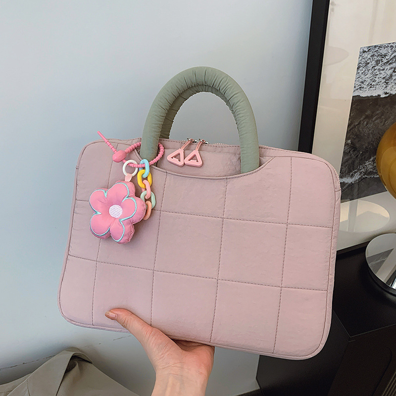 Taška na notebook, priedušný textil, kvetinový vzor, ženský dizajn v študentskom štýle, podšívka z textilu