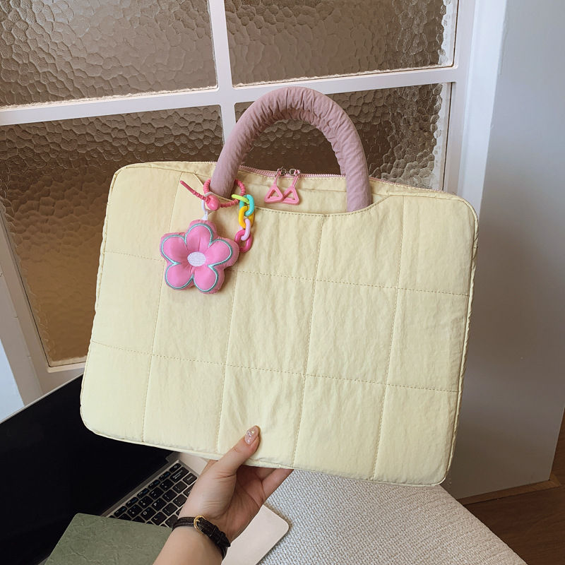 Taška na notebook, priedušný textil, kvetinový vzor, ženský dizajn v študentskom štýle, podšívka z textilu
