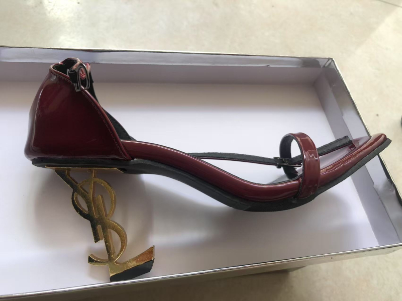 Сандали с една презрамка, открит пръст, квадратен нос, ток с форма на буква, над 8 см