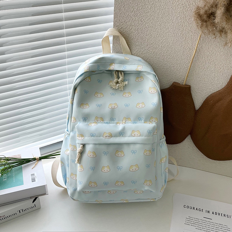 Utcai stílusú hátizsák nylonból, laptop zseb, nylon bélés, belső zseb, tavasz 2025