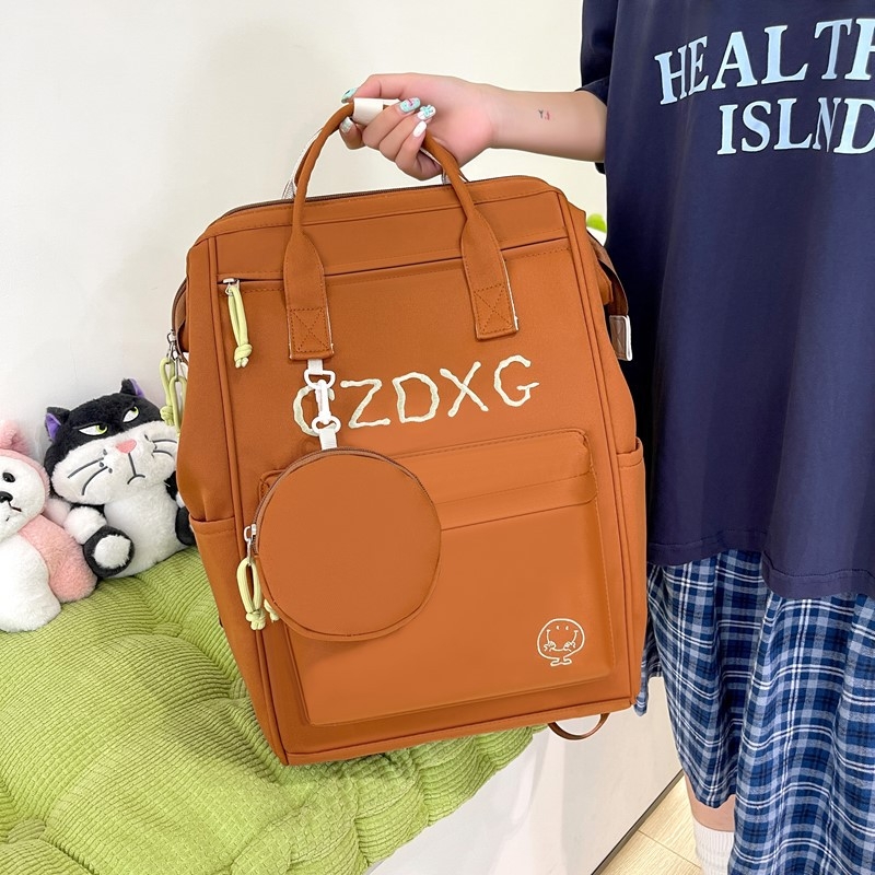 Twill anyagú hátizsák betű mintával, 20–35L kapacitás, 15 hüvelykes laptop rekesz, görbült vállpántok