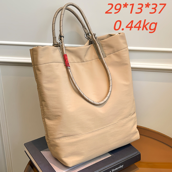 Geantă Tote pentru utilizare zilnică cu mânere duble (Nylon; căptușeală poliester; deschidere cu fermoar; buzunar pentru telefon; buzunar interior patch)