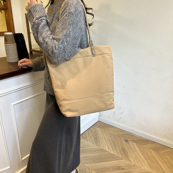 Geantă Tote pentru utilizare zilnică cu mânere duble (Nylon; căptușeală poliester; deschidere cu fermoar; buzunar pentru telefon; buzunar interior patch)