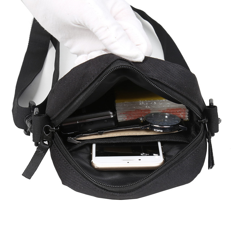 Geantă crossbody pentru bărbați din nailon, formă pătrat vertical, închidere cu fermoar, buzunare interioare: buzunar cu fermoar, buzunar pentru telefon și ID, curea simplă, TAX842