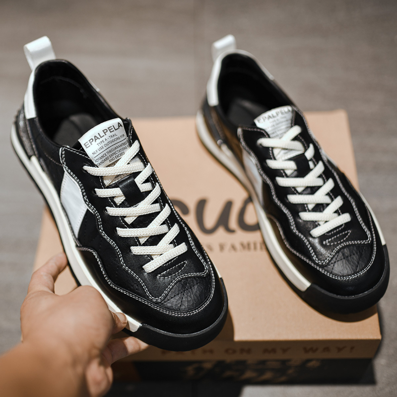 Férfi mindennapi loaferek bőr felsőréteggel, repesztett bőrfelület, kerek orrú, fűzős zárás, gumírozott talp, belső pigskin bőrrel