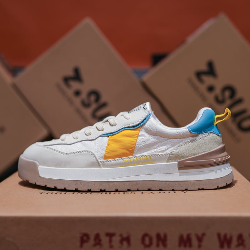 Férfi mindennapi loaferek bőr felsőréteggel, repesztett bőrfelület, kerek orrú, fűzős zárás, gumírozott talp, belső pigskin bőrrel