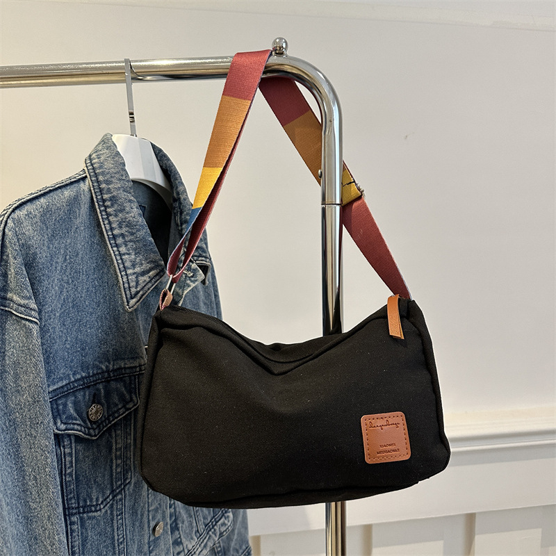 Geantă tote din pânză – stil stradal, închidere cu fermoar, formă orizontală pătrată, buzunar interior pentru telefon, curea cu o singură bretea