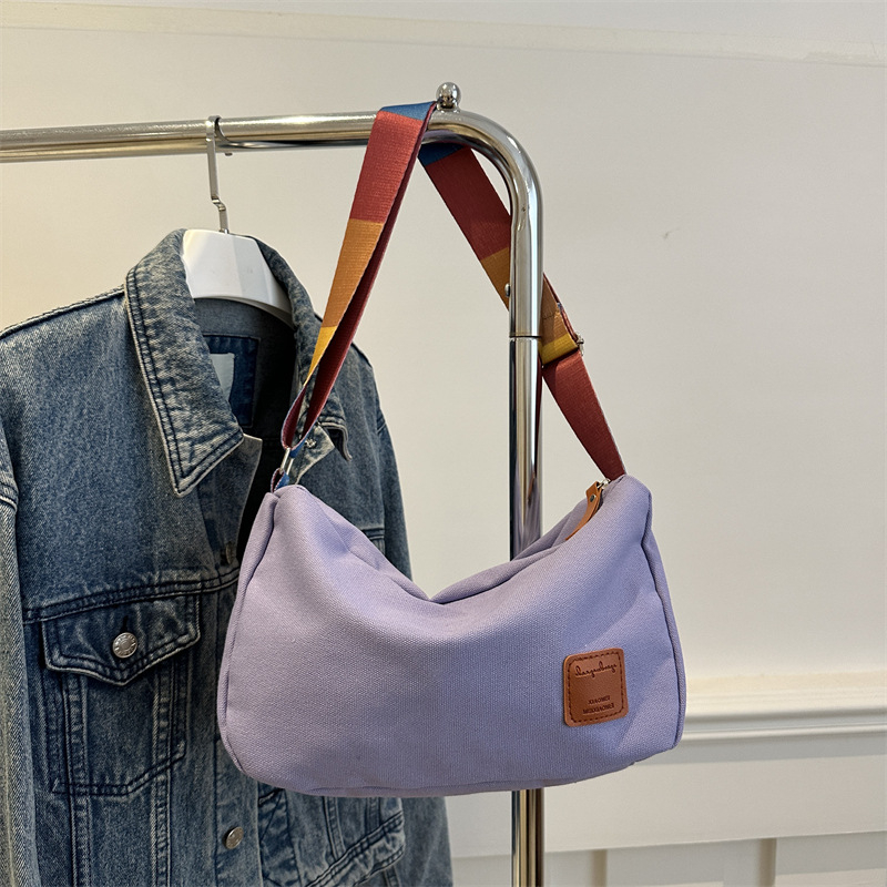 Geantă tote din pânză – stil stradal, închidere cu fermoar, formă orizontală pătrată, buzunar interior pentru telefon, curea cu o singură bretea