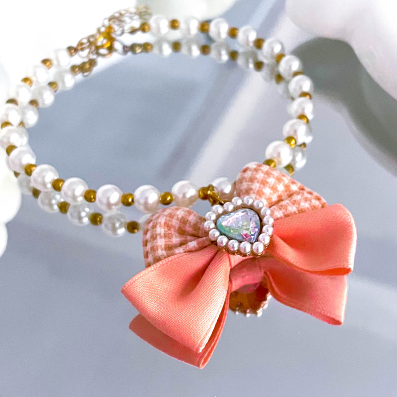 Colier pentru animale de companie cu funda perlată, pentru pisici și câini, model monocrom, material plastic, stil prințesă