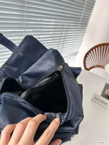 Férfi crossbody táska – utcai stílus, nylon, bővíthető kapacitás, 10 hüvelykes laptop rekesz, poliészter bélés