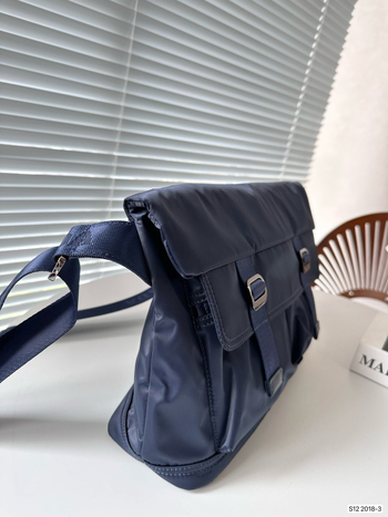 Férfi crossbody táska – utcai stílus, nylon, bővíthető kapacitás, 10 hüvelykes laptop rekesz, poliészter bélés