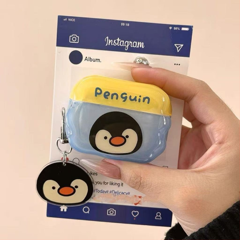 Little Penguin puzdro na slúchadlá proti pádu pre AirPods 2, AirPods Pro 2 a AirPods 4 | PC polykarbonát | Gravírovaný vzor | Nie je možné prispôsobiť
