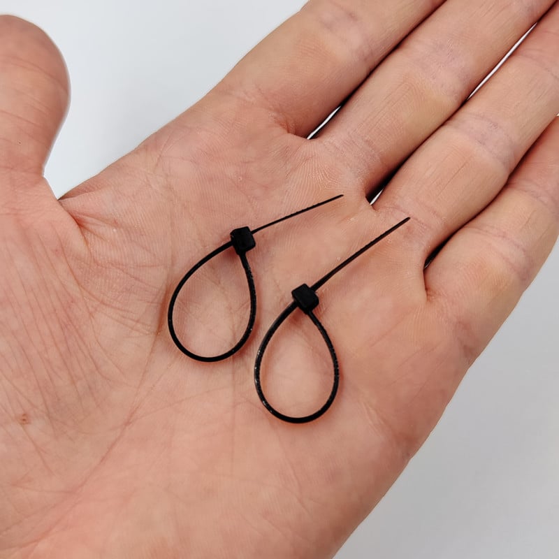 Chenfeng pašsavienojams neilona kabelu stiprinājums, V-2 ugunsizturība