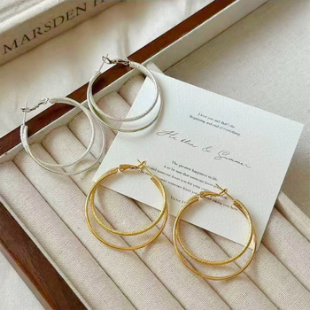 Κρίκοι σκουλαρίκια με σταυρό, διπλού επιπέδου σχεδίαση, χαλκός με επίχρυσο, μάρκα Yinian, ηλεκτροπλατίωση, Χειμώνας 2025