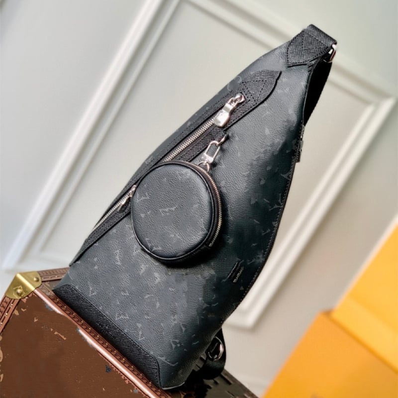 Geantă pentru piept în piele naturală, stil unisex, extensibilă, model solid, căptușeală din poliester, primăvara 2025