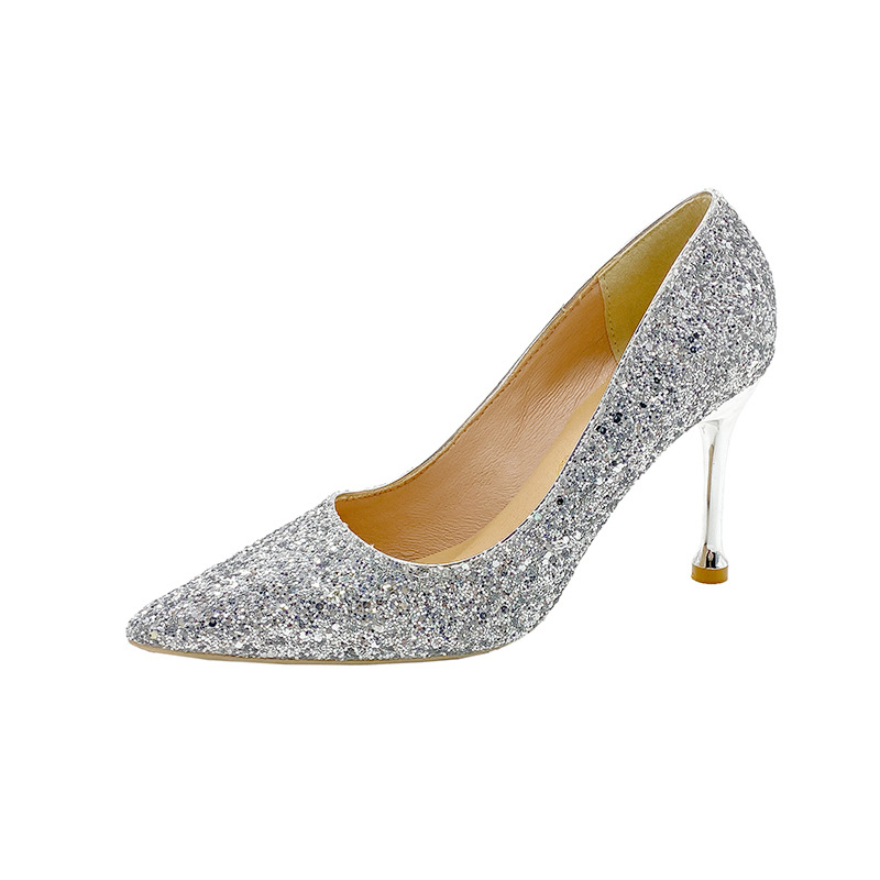 Κρυστάλλινα γυναικεία παπούτσια γάμου – μυτερή μύτη, στιλέτο τακούνι 6–8 εκ, καουτσούκ σόλα, επένδυση από μικροϊνες