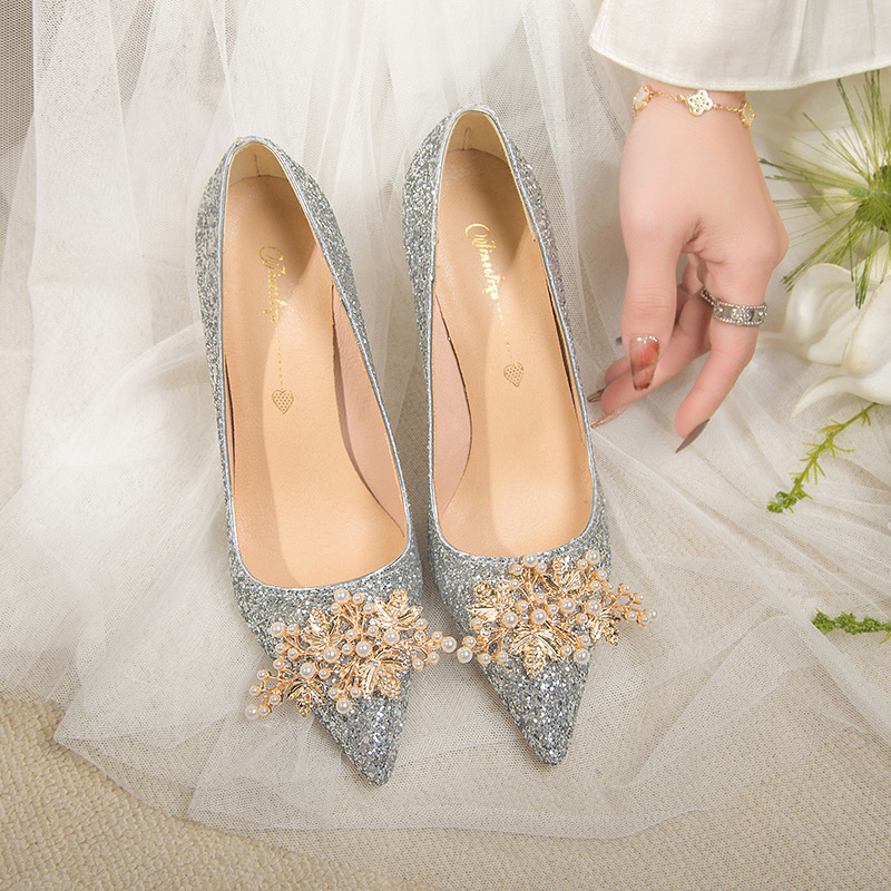 Κρυστάλλινα γυναικεία παπούτσια γάμου – μυτερή μύτη, στιλέτο τακούνι 6–8 εκ, καουτσούκ σόλα, επένδυση από μικροϊνες