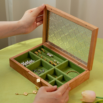 Kutija za nakit WG230606 – drvena, skandinavski stil, prugasti uzorak