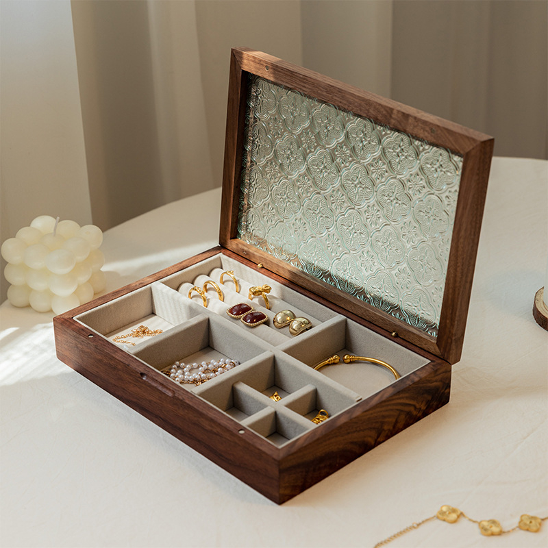 Kutija za nakit WG230606 – drvena, skandinavski stil, prugasti uzorak