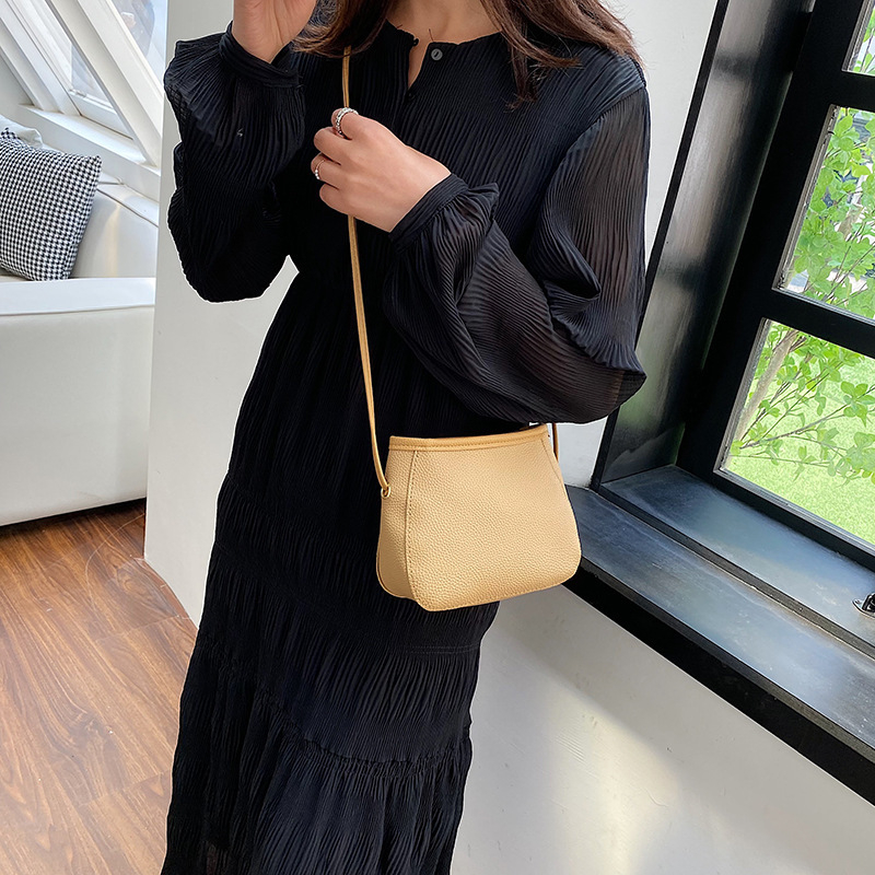 PU anyagú crossbody kosár táska, városi egyszerű stílus, vízszintes négyzet alak, cipzáras nyitás, szintetikus bőr bélés