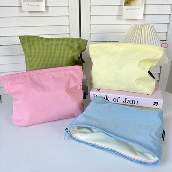 MAYRABBIT Najlonska kozmetička torbica s kariranim uzorkom – prenosni putni organizator, velika kapaciteta, vodootporan unutarnji pretinac, podstava od poliestera, gradski minimalistički stil (Proljeće 2025)