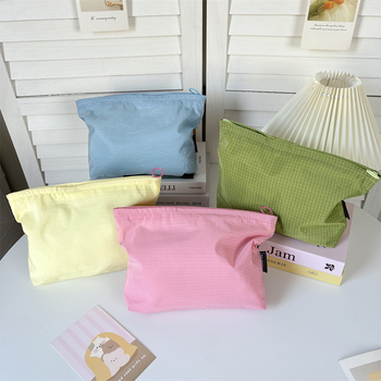 MAYRABBIT Najlonska kozmetička torbica s kariranim uzorkom – prenosni putni organizator, velika kapaciteta, vodootporan unutarnji pretinac, podstava od poliestera, gradski minimalistički stil (Proljeće 2025)