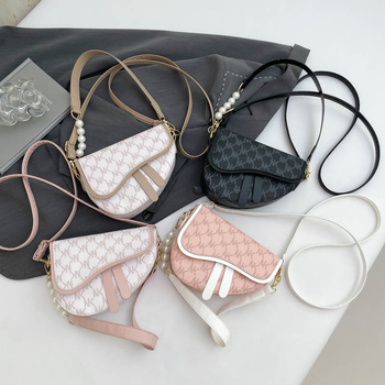 Xiuquan PU saddle táska nőknek, városi egyszerű stílus, mágneszár, belső mobiltelefon zseb, vízszintes négyzet alak