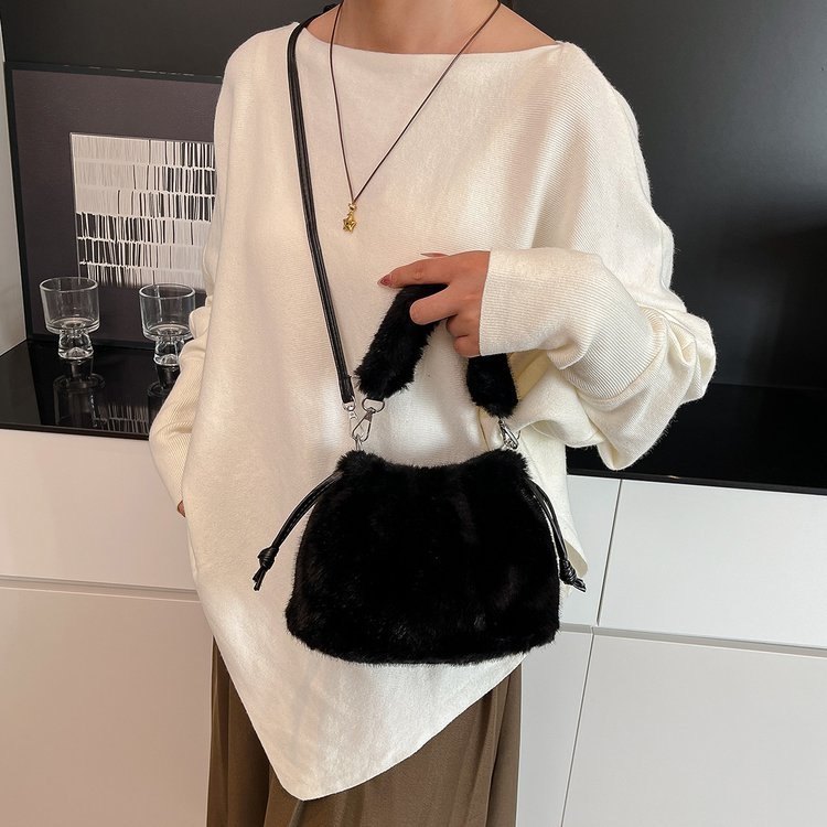 Plüss vödörtáska kötős zárással, poliészter bélés, telefontartó zseb, városi letisztult stílus