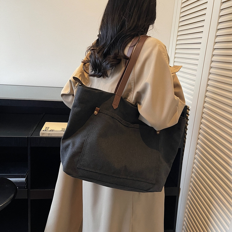Geantă Tote din canvas pentru femei — fără căptușeală, formă orizontală pătrată, închidere cu snap, buzunar pentru telefon și buzunar interior