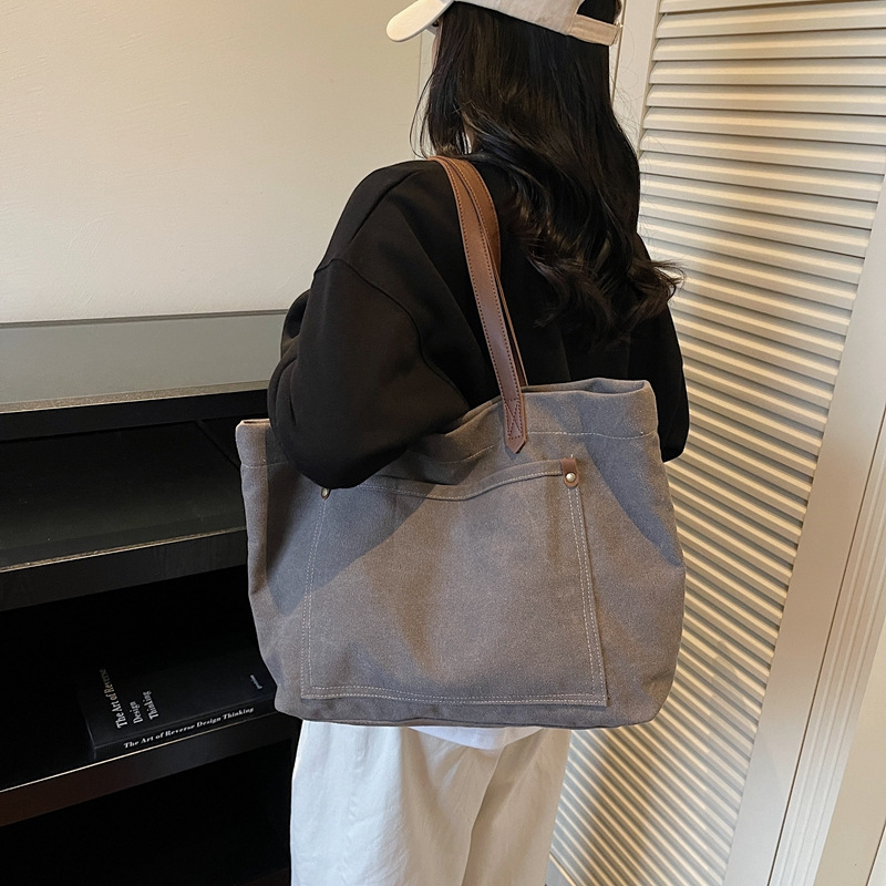 Geantă Tote din canvas pentru femei — fără căptușeală, formă orizontală pătrată, închidere cu snap, buzunar pentru telefon și buzunar interior