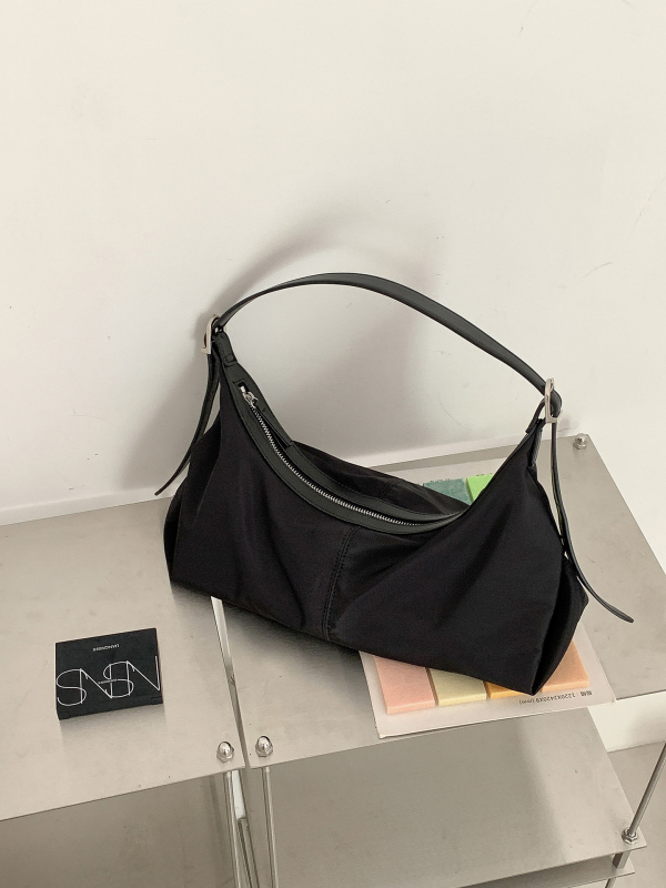 Nylonová dámska taška cez rameno, tvar vankúša, zapínanie na zips, podšívka z polyesteru, skrytá zipsová kapsa a kapsa na ID, mestský jednoduchý štýl