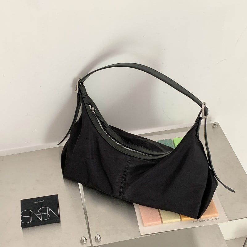 Nylonová dámska taška cez rameno, tvar vankúša, zapínanie na zips, podšívka z polyesteru, skrytá zipsová kapsa a kapsa na ID, mestský jednoduchý štýl