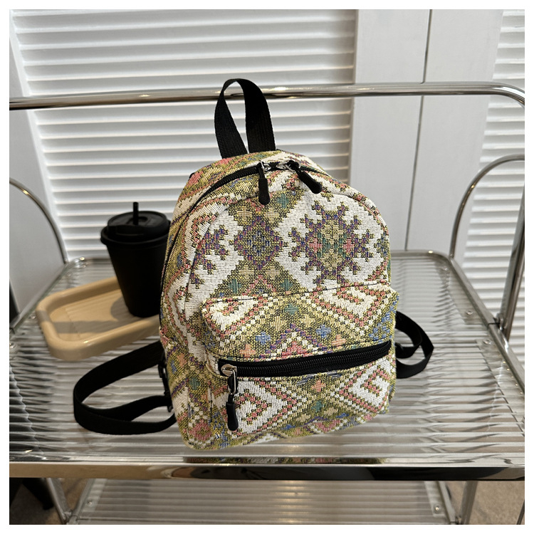 Ženský retro štýlový batoh so špeciálnym materiálom, plátená podšívka, vertikálny štvorcový tvar, zapínanie na zips, dvojité ramenné popruhy