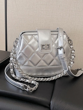 Geantă PU de tip shell cu lanț – formă orizontală pătrată, curea crossbody, închidere cu lacăt, buzunar interior cu fermoar și buzunar ID, pentru uz zilnic