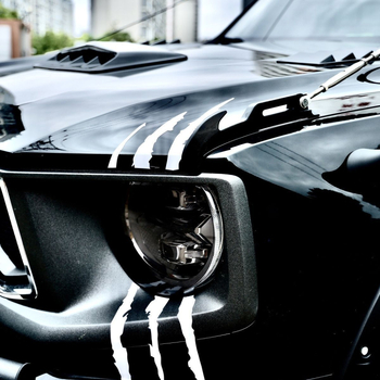 Autocolant decorativ auto cu imprimare de labă și sprânceană a farului, material epoxidic, instalare cu bandă adezivă, personalizabil